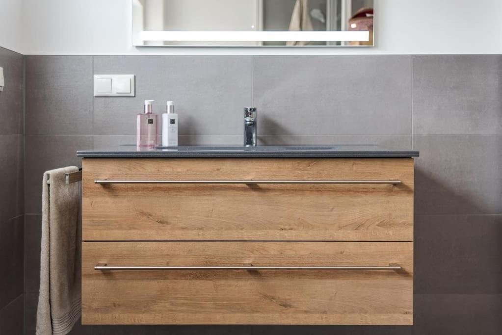 קרקוב אם זיי 5 Sterne-Ferienhaus Eisvogel Am See Mit Sauna Und Kamin מראה חיצוני תמונה